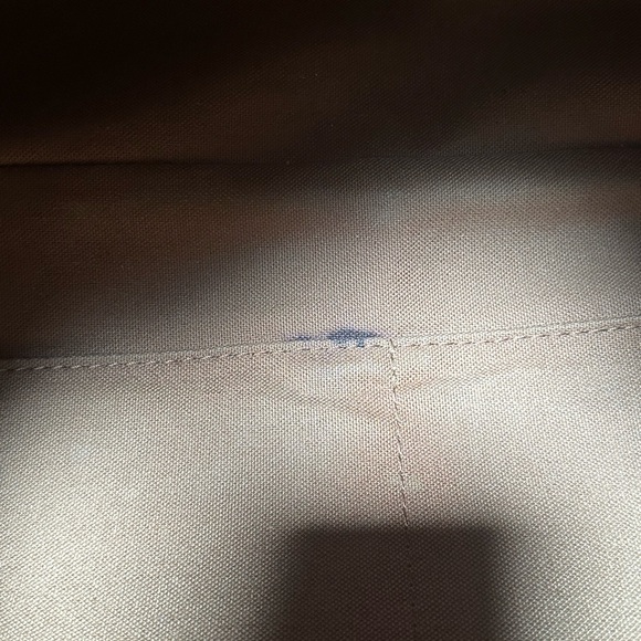 Authentic Louis Vuitton Beautiful 2009 Monogram Stressa MM with all new piping. - Picture 12 of 17